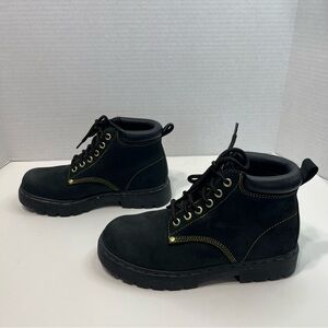 ROOTS TUFF waterproof hiking boots mismatched size women’s size 8 and 8.5 unisex